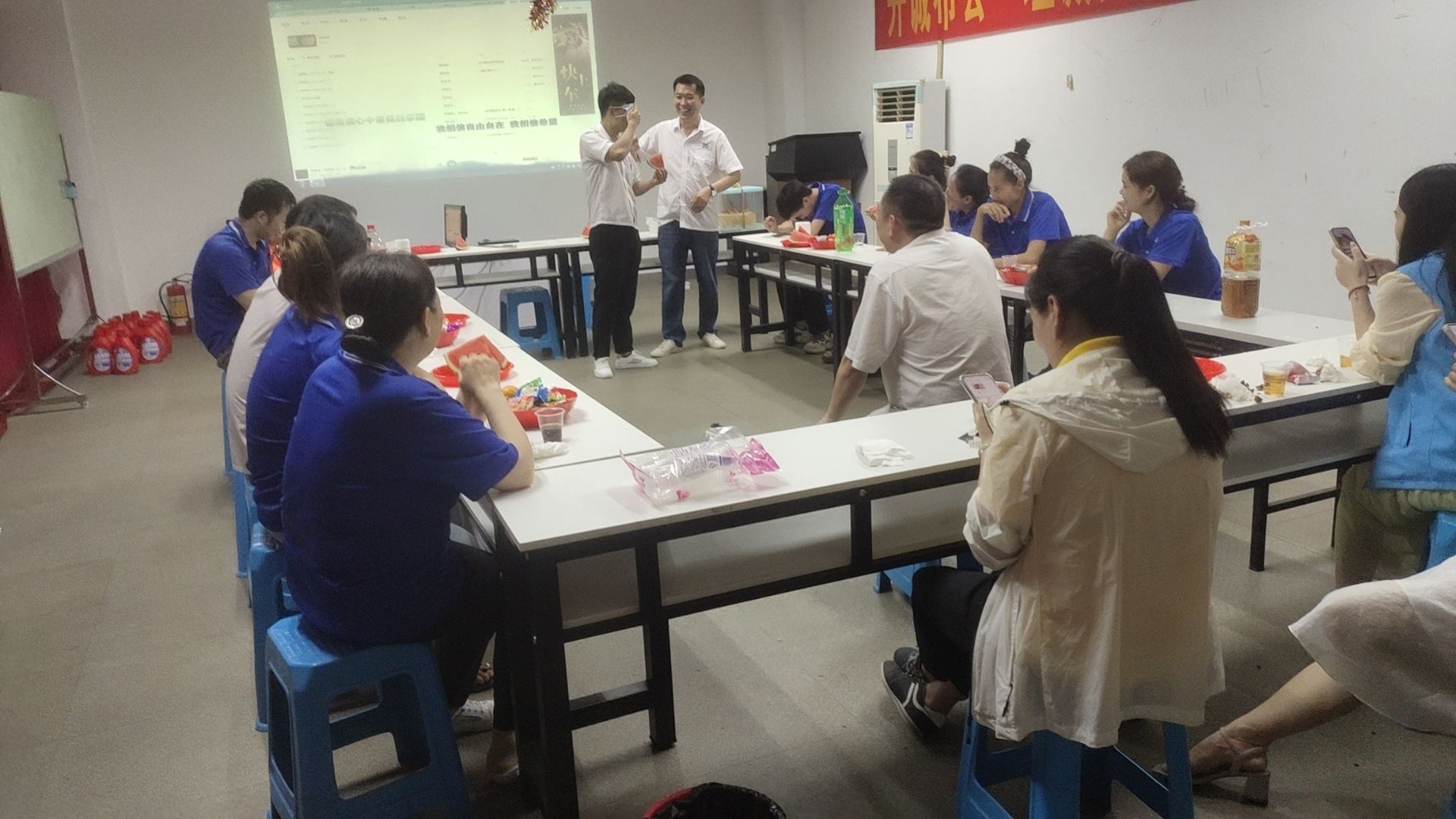 鑫晖源2023年5月份员工生日会